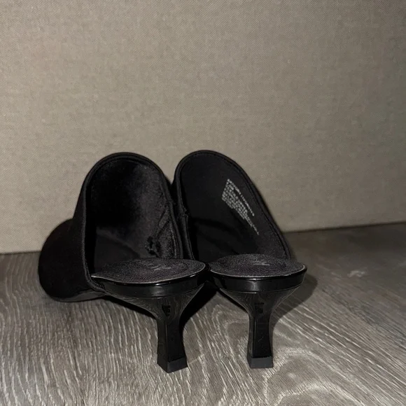AK Anne Klein iFlex Black Knit Pointed Toe Heeled Mules Slip-Ons Size 7 - Picture 4 of 6